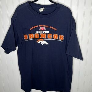 - NFL Denver Broncos T Shirt Size Extra Large